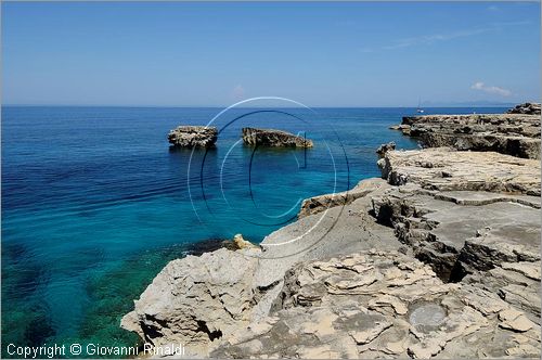 GRECIA - GREECE - Isole Ionie - Ionian Islans - Paxos (Paxi) - la costa nord occidentale presso Cape Laterna