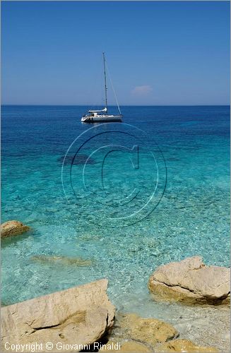 GRECIA - GREECE - Isole Ionie - Ionian Islans - Paxos (Paxi) - la costa nord occidentale presso Cape Laterna