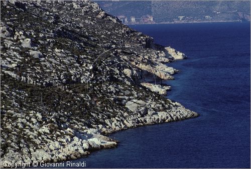 GREECE - (Dodecanese Island) - GRECIA (Dodecanneso) - ISOLA DI KASTELLORIZO (Megisti) - la la costa a nord dell'insenatura del porto