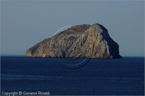 GRECIA - GREECE - Ionio Meridionale - Isola di Kithera (Kithira Citera) - costa sud - isolotto Avgo