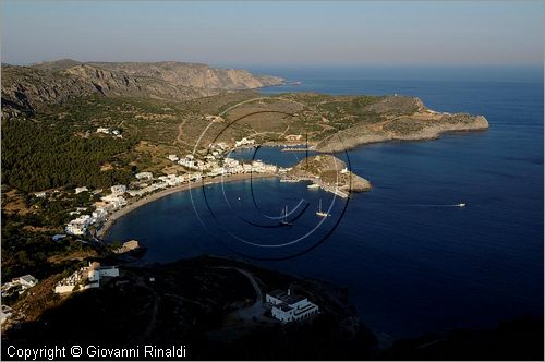 GRECIA - GREECE - Ionio Meridionale - Isola di Kithera (Kithira Citera) - costa sud - Kapsali visto da Hora