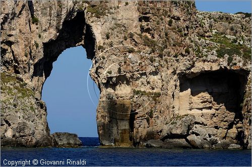 GRECIA - GREECE - Peloponneso - Pylos - Pilos - isola Pilos - arco naturale