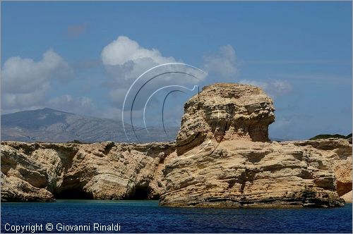 GRECIA - GREECE - Piccole Cicladi  - Minor Cyclades - Koufonisia (Koufonisi) - Isoletta di Ghlaronisi di fronte alla costa est di Kato Koufonisia