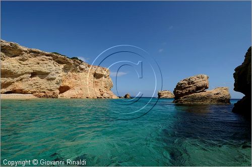 GRECIA - GREECE - Piccole Cicladi  - Minor Cyclades - Koufonisia (Koufonisi) - Isoletta di Ghlaronisi di fronte alla costa est di Kato Koufonisia