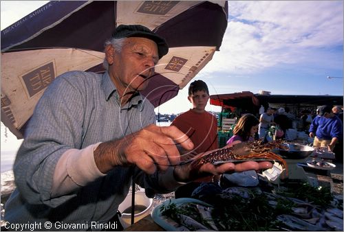 MALTA - MALTA ISLAND - Marsaxlokk - il mercato alimentare