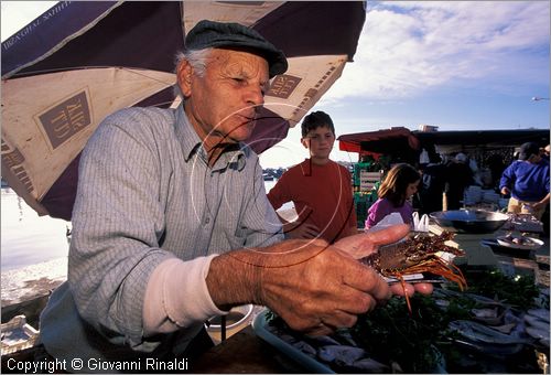 MALTA - MALTA ISLAND - Marsaxlokk - il mercato alimentare