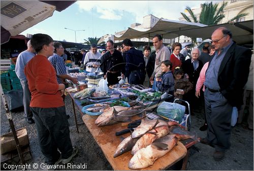 MALTA - MALTA ISLAND - Marsaxlokk - il mercato alimentare