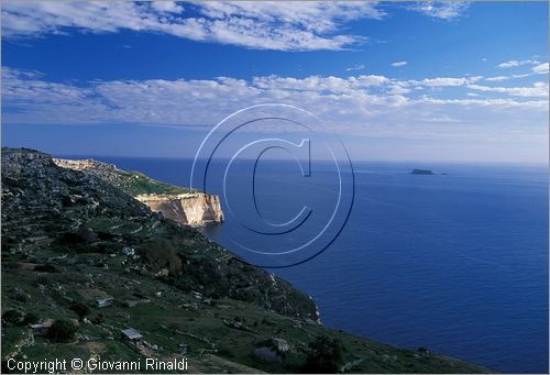 MALTA - MALTA ISLAND - Dingli Cliff, la costa sud occidentale e l'isoletta di Filfla