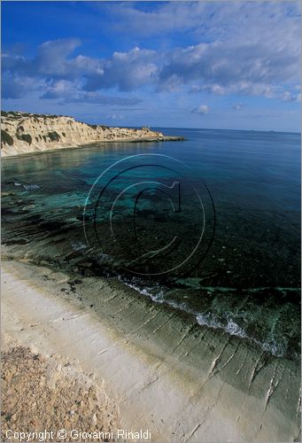 MALTA - MALTA ISLAND - la costa orientale presso St. Thomas Bay a sud di Marsaskala