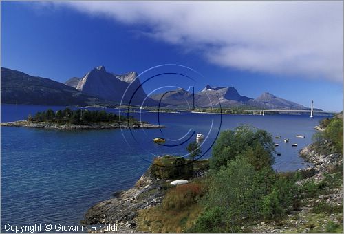 NORWAY - NORVEGIA - panorama sulla strada tra Narwik e Skarberget sull'Efjorden
