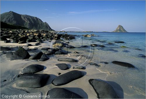 NORVEGIA - ISOLE VESTERALEN (Norway - Vesteralen) - Isola di Andoya - Bleik - la costa a sud del paese