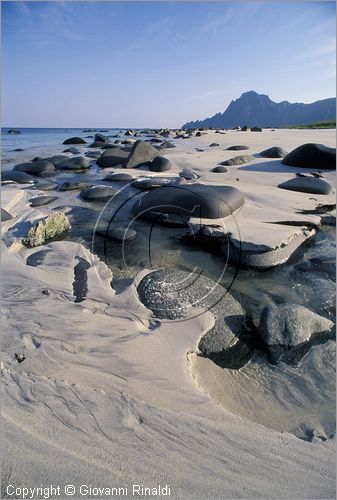 NORVEGIA - ISOLE VESTERALEN (Norway - Vesteralen) - Isola di Andoya - Bleik - la costa a sud del paese