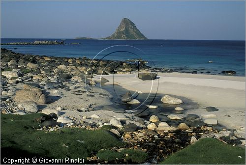 NORVEGIA - ISOLE VESTERALEN (Norway - Vesteralen) - Isola di Andoya - Bleik - la costa a sud del paese