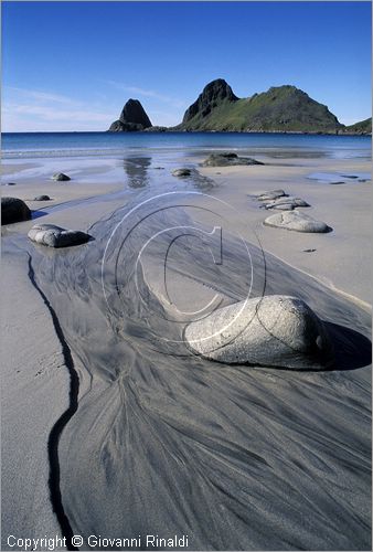 NORVEGIA - ISOLE VESTERALEN (Norway - Vesteralen) - Isola di Langoya - la costa occidentale - baia di Sandvik