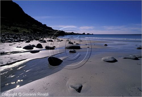 NORVEGIA - ISOLE VESTERALEN (Norway - Vesteralen) - Isola di Langoya - la costa occidentale - baia di Sandvik