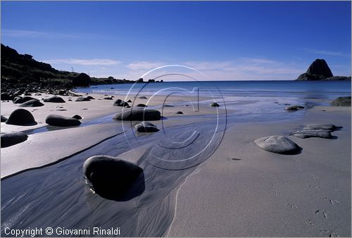 NORVEGIA - ISOLE VESTERALEN (Norway - Vesteralen) - Isola di Langoya - la costa occidentale - baia di Sandvik