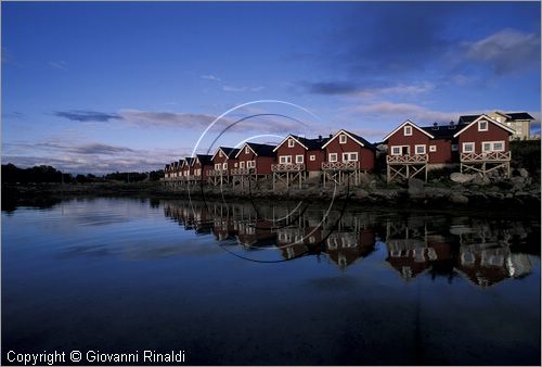 NORVEGIA - ISOLE VESTERALEN (Norway - Vesteralen) - Isola di Boroya - rorbu Kinnarps presso Stokmarknes