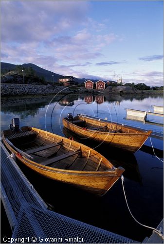 NORVEGIA - ISOLE VESTERALEN (Norway - Vesteralen) - Isola di Boroya - rorbu Kinnarps presso Stokmarknes