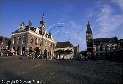 NETHERLANDS - OLANDA - Ijsselmeer (Zuiderzee) - Edam - la piazza del Municipio