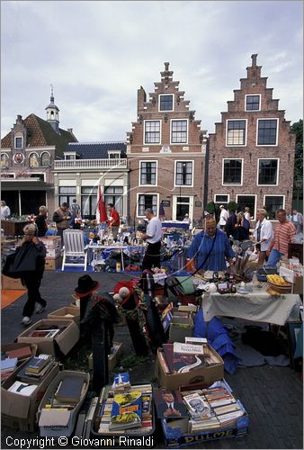 NETHERLANDS - OLANDA - Ijsselmeer (Zuiderzee) - Edam - mercatino settimanale lungo i canali