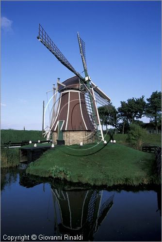 NETHERLANDS - OLANDA - Ijsselmeer (Zuiderzee) - Enkhuizen - Zuiderzee Museum - museo all'aperto: ricostruzione di un villaggio di pescatori della fine dell'800