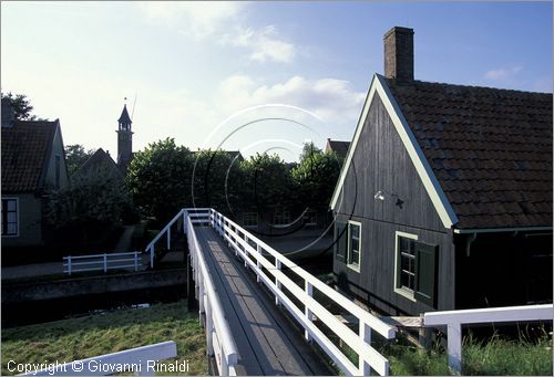 NETHERLANDS - OLANDA - Ijsselmeer (Zuiderzee) - Enkhuizen - Zuiderzee Museum - museo all'aperto: ricostruzione di un villaggio di pescatori della fine dell'800