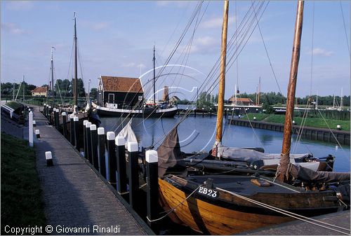 NETHERLANDS - OLANDA - Ijsselmeer (Zuiderzee) - Enkhuizen - Zuiderzee Museum - museo all'aperto: ricostruzione di un villaggio di pescatori della fine dell'800