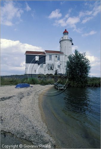 NETHERLANDS - OLANDA - Ijsselmeer (Zuiderzee) - Isola di Marken - il faro