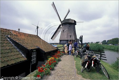 NETHERLANDS - OLANDA - Ijsselmeer (Zuiderzee) - mulino a vento per il prosciugamento del polder sede del Museo del Mulino presso Alkmaar