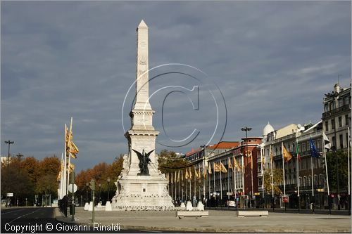 PORTUGAL - LISBON - LISBOA - PORTOGALLO - LISBONA - Praca dos Restauradores con l'obelisco del 1886