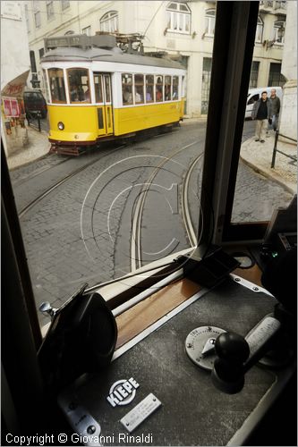 PORTUGAL - LISBON - LISBOA - PORTOGALLO - LISBONA - Alfama - tipico tram