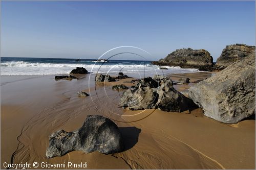 PORTUGAL - PORTOGALLO - PRAIA DA ADRAGA - spiaggia sulla costa occidentale a nord di Cabo da Roca