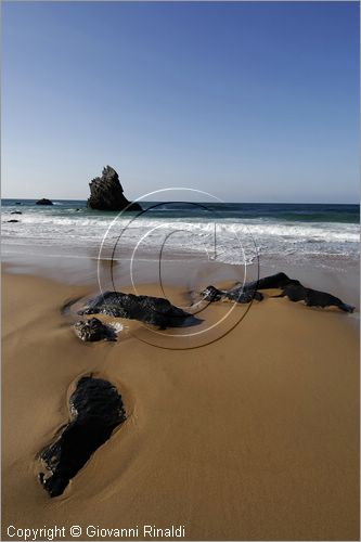 PORTUGAL - PORTOGALLO - PRAIA DA ADRAGA - spiaggia sulla costa occidentale a nord di Cabo da Roca