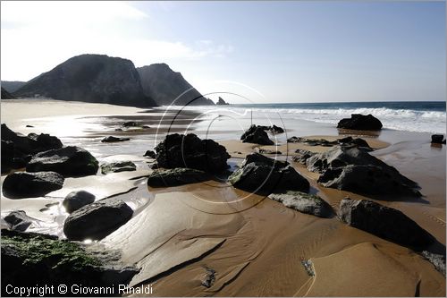 PORTUGAL - PORTOGALLO - PRAIA DA ADRAGA - spiaggia sulla costa occidentale a nord di Cabo da Roca