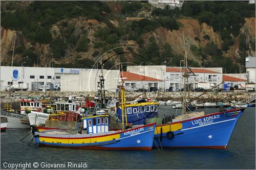 PORTUGAL - PORTOGALLO - SESIMBRA - cittadina sulla costa a sud di Lisbona