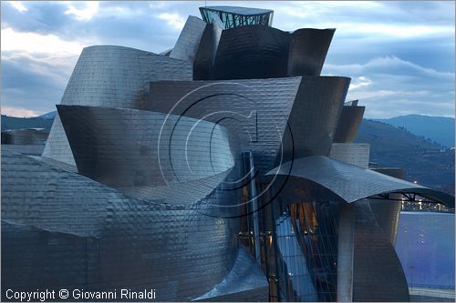 SPAIN - Cantabria - Pais Vasco (Paesi Baschi) - Bilbao - Museo Guggenheim dell'architetto Frank O. Gehry (1998)