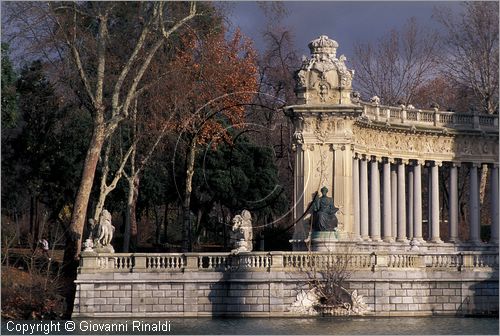 SPAIN - SPAGNA - MADRID - Parco del Retiro - laghetto El Estanque