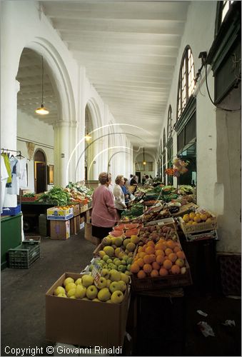 SPAIN - BALEARES MENORCA (Balearic - Minorca island) - MAHON - Mercato nel chiostro del Carmine