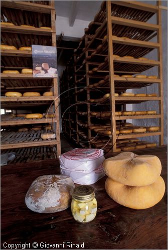 SPAIN - BALEARES MENORCA (Balearic - Minorca island) - Alaior - formaggi fipici