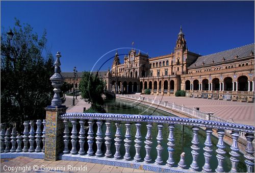 SPAIN - SIVIGLIA (SEVILLA) - Parque de Maria Luisa - Plaza de Espana (esposizione ibero-americana del 1929)