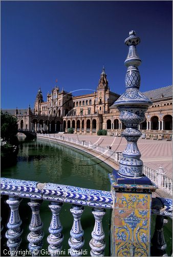 SPAIN - SIVIGLIA (SEVILLA) - Parque de Maria Luisa - Plaza de Espana (esposizione ibero-americana del 1929)