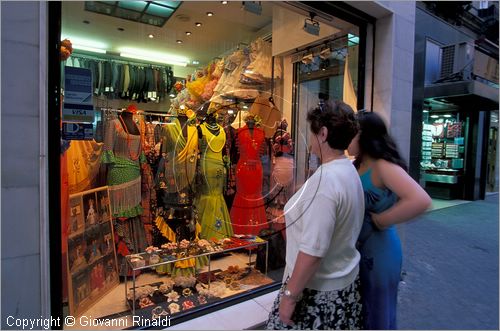 SPAIN - SIVIGLIA (SEVILLA) - vetrine in Calle de Los Sierpes