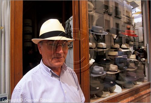 SPAIN - SIVIGLIA (SEVILLA) - Calle de Los Sierpes - Maquedano