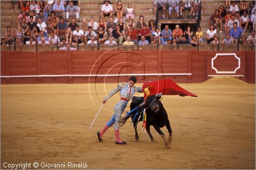 SPAIN - SIVIGLIA (SEVILLA) - Plaza de Toros de la Maestranza - la corrida