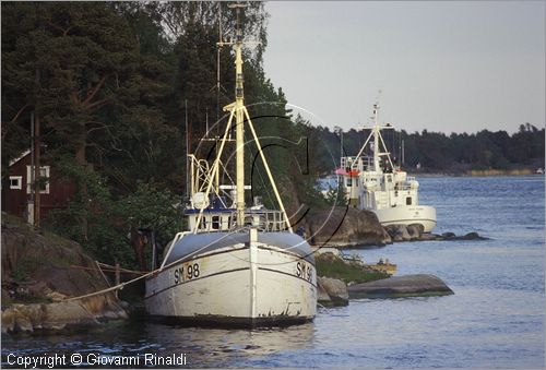 SWEDEN - Skargardens - SVEZIA - Arcipelago di Stoccolma - navigazione tra le isole tra Moja e Vaxholm