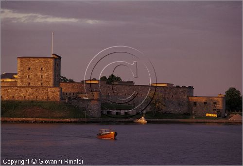 SWEDEN - Skargardens - SVEZIA - Arcipelago di Stoccolma - navigazione tra le isole tra Moja e Vaxholm