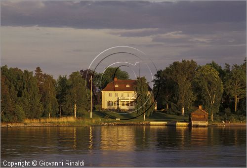 SWEDEN - Skargardens - SVEZIA - Arcipelago di Stoccolma - navigazione tra le isole tra Moja e Vaxholm