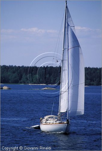 SWEDEN - Skargardens - SVEZIA - Arcipelago di Stoccolma - navigazione tra le isole Svartso e Ingmarso