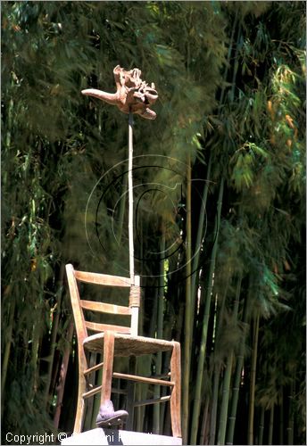 ITALY - CIVITELLA D'AGLIANO (VT) - Giardino delle sculture "La Serpara" di Paul Wiedmer & Jacqueline Dolder.
"Sede di Grano" (2001/1970) di Daniel Spoerri