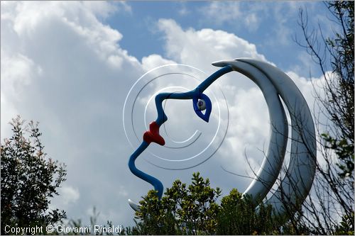 ITALY - Capalbio (GR) - localit Garavicchio - Il Giardino dei Tarocchi - opera originale e fantastica ideata dall'artista francese Niki de Saint Phalle. L'opera rappresenta i 22 Arcani Maggiori dei Tarocchi realizzati con fantastiche sculture di cemento armato e poliestere, ricoperte con mosaico di ceramica , vetri e specchi